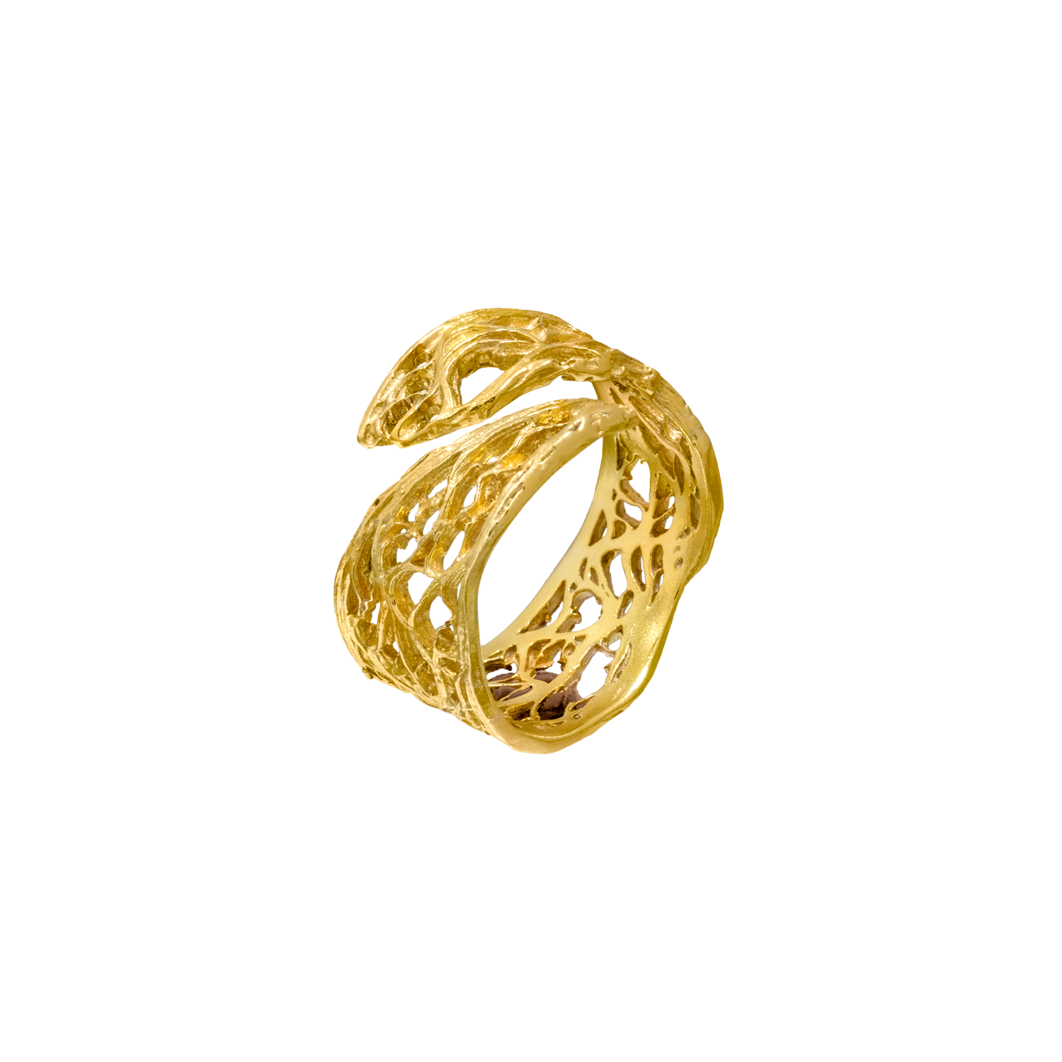 Φωτογραφία Δαχτυλίδι από επιχρυσωμένο ασήμι από την Συλλογή Αλμύρα της εταιρείας kyma jewelry, διαφημιστική φωτογραφία κοσμημάτων.